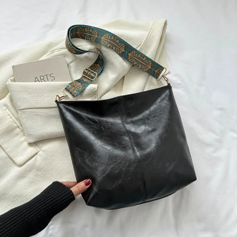 Women's Retro Sleek Practical Shoulder Bag - Image 3