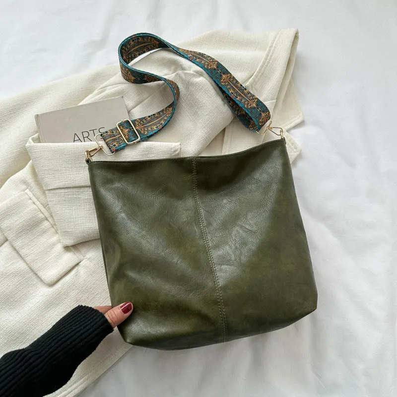 Women's Retro Sleek Practical Shoulder Bag - Image 4